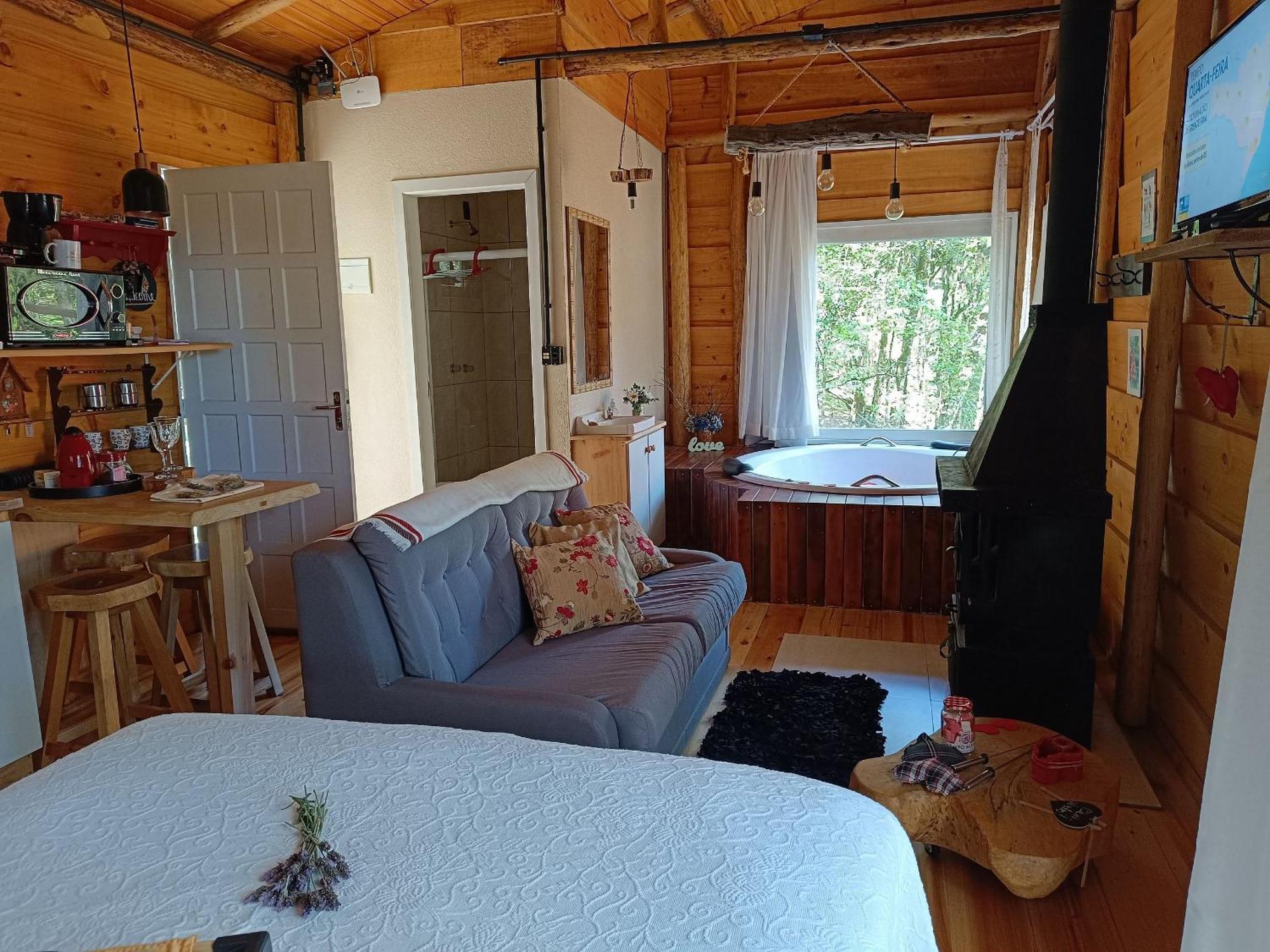Holiday home Hidromassagem Morada Alma Gemea Bateias de Baixo